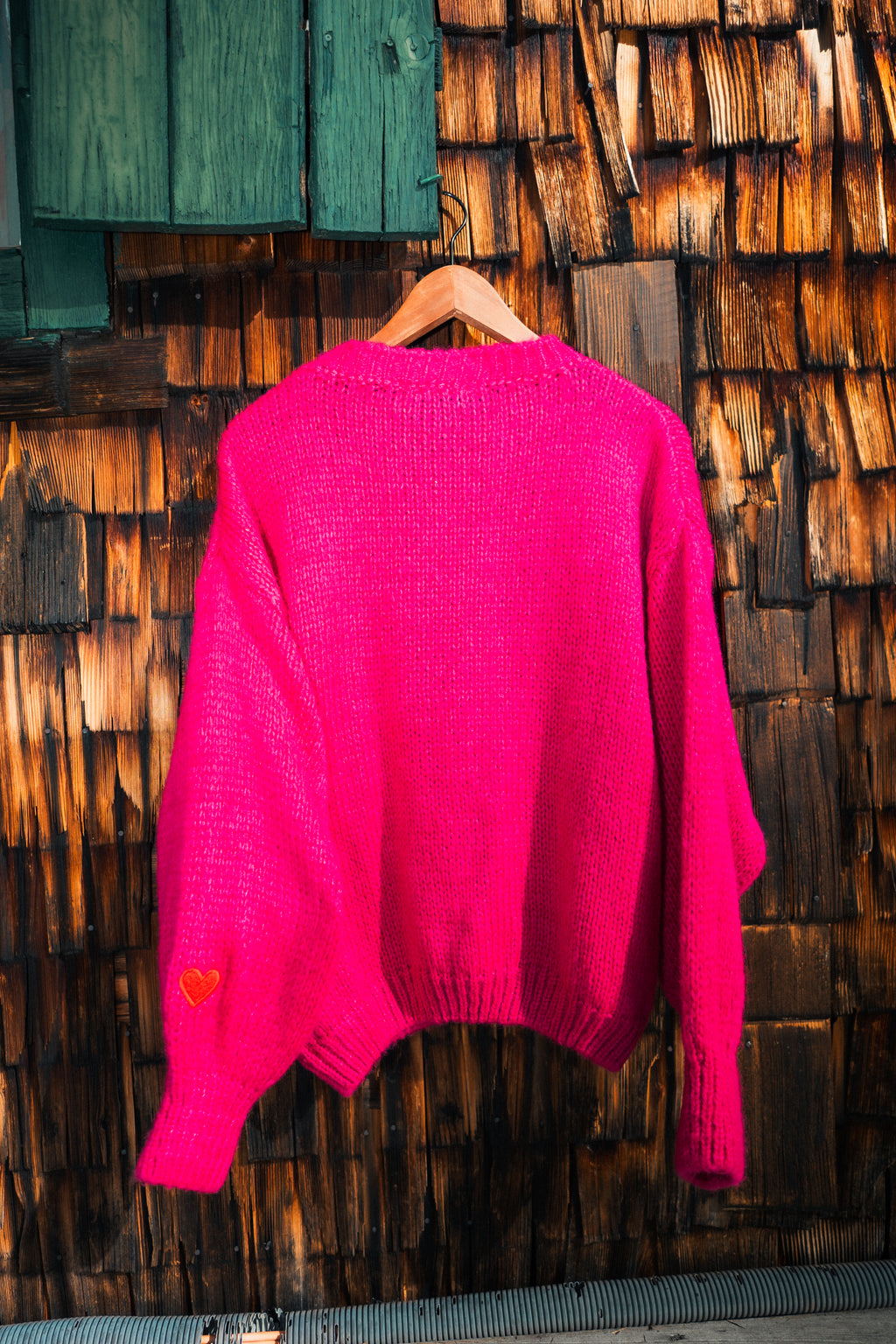 The Après — Electric Pink White Font